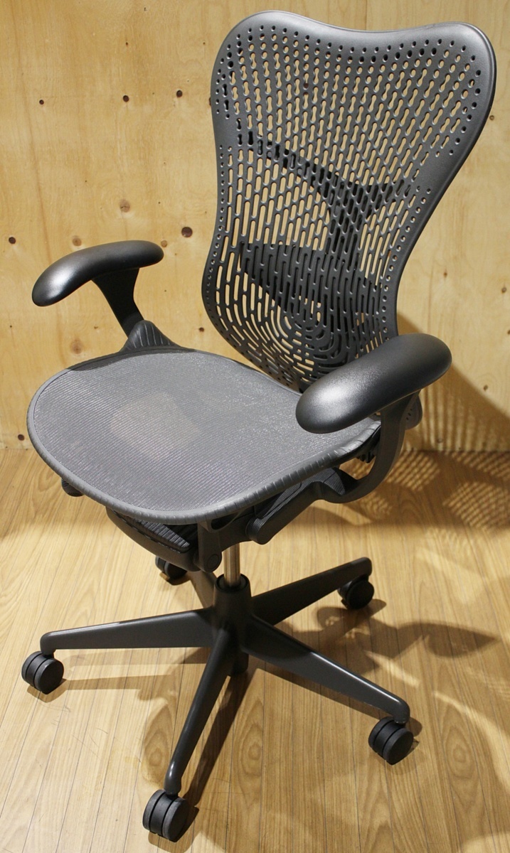 人気の定番アイテム ハーマーミラー ミラチェア MillerChair 背もたれ 