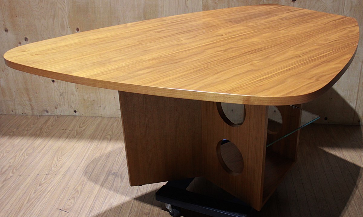 神戸市灘区で買い取りました。TECTA テクタ M21-1 DINING TABLE エム 21-1 ダイニングテーブル - 神戸の買取  こうべリサイクルセンター